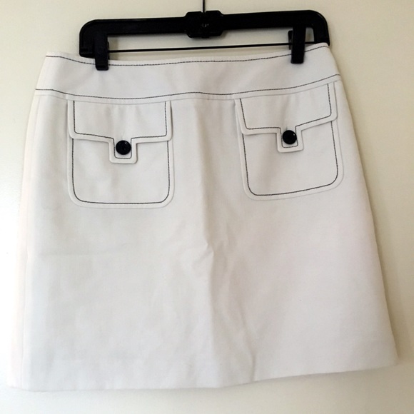 LOFT Dresses & Skirts - Loft Cream Lined Skirt with Pockets in Front (10p)